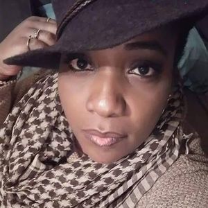 Meet your Posher, Lachaunta